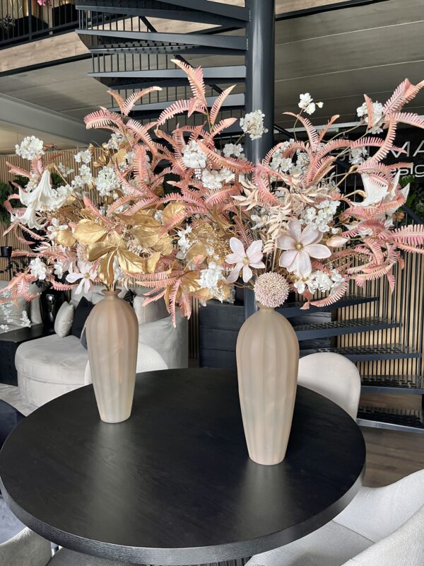 kunstboeket-boeket-nepbloemen-bloemen-mat zwart-champagne-goud-zwart-wit-chique-groot-xxl-kunstbloemen-boeket-silka-silkaflowers-interieurdesign-hotelchique--flowers-flower-flowerlovers-bouquets-interieurstyling-interiorstyling--interior-interiordesign-zijdenbloemen-bloemen-zijdenboeket-boeket-kunstboeket-boeket-nepbloemen-bloemen-chique-groot-xxl-kunstbloemen-boeket-silkka-silkkaflowers