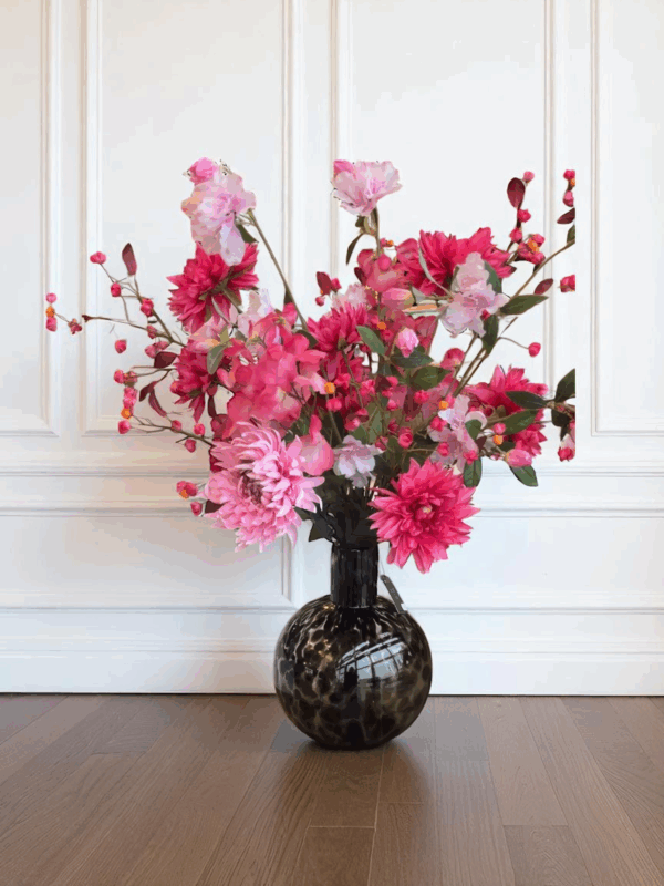 interieur-interieurstyling-kunstboeket-kunstbloemen-edelstenen-edelsteen-kristal-kristallen-hotelchique-interieur-interieurstyliste-gemstones-minerals-interiordesign-interior-interieur-accessoires-interieurdesign-chique-chiquewoonaccessoires-interieurstenen-edelstenen-bergkristal-woonaccessoires-woonwinkel-gelderland-bergkristal-hondenmand-hondenbed-boucle-hond-dogbed-vaas-potten-binnenpotten-buitenpotten-tuin-tuindecoratie-tuinpotten-beige