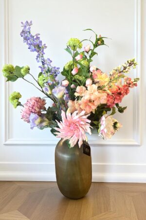 interieur-interieurstyling-kunstboeket-kunstbloemen-edelstenen-edelsteen-kristal-kristallen-hotelchique-interieur-interieurstyliste-gemstones-minerals-interiordesign-interior-interieur-accessoires-interieurdesign-chique-chiquewoonaccessoires-interieurstenen-edelstenen-bergkristal-woonaccessoires-woonwinkel-gelderland-bergkristal-hondenmand-hondenbed-boucle-hond-dogbed-vaas-potten-binnenpotten-buitenpotten-tuin-tuindecoratie-tuinpotten-beige