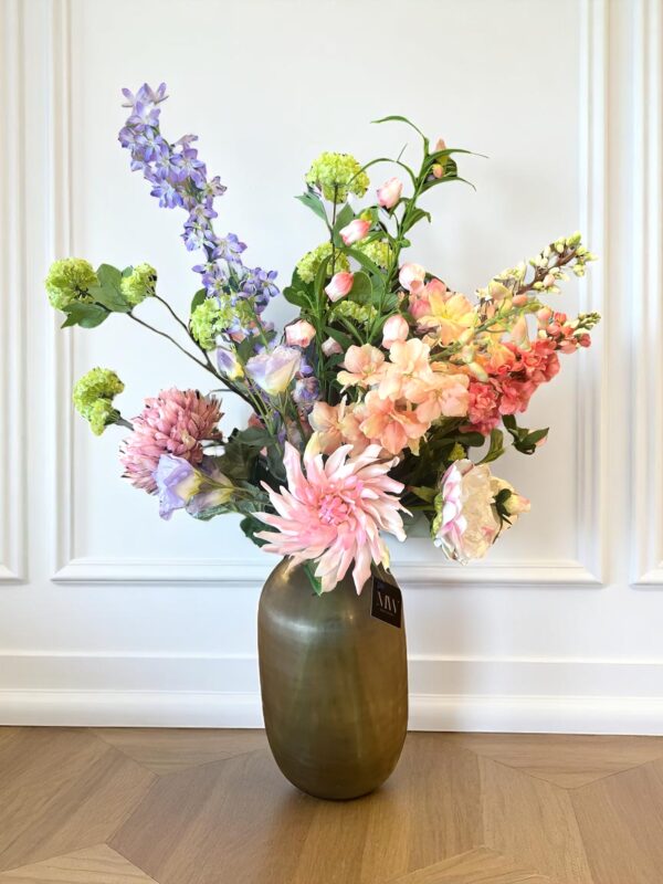 interieur-interieurstyling-kunstboeket-kunstbloemen-edelstenen-edelsteen-kristal-kristallen-hotelchique-interieur-interieurstyliste-gemstones-minerals-interiordesign-interior-interieur-accessoires-interieurdesign-chique-chiquewoonaccessoires-interieurstenen-edelstenen-bergkristal-woonaccessoires-woonwinkel-gelderland-bergkristal-hondenmand-hondenbed-boucle-hond-dogbed-vaas-potten-binnenpotten-buitenpotten-tuin-tuindecoratie-tuinpotten-beige