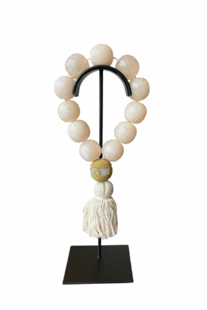 interieur-interieurstyling-kunstboeket-kunstbloemen-edelstenen-edelsteen-kristal-kristallen-hotelchique-interieur-interieurstyliste-gemstones-minerals-interiordesign-interior-interieur-accessoires-interieurdesign-chique-chiquewoonaccessoires-interieurstenen-edelstenen-bergkristal-woonaccessoires-woonwinkel-gelderland-bergkristal-hondenmand-hondenbed-boucle-hond-dogbed-vaas-potten-binnenpotten-buitenpotten-tuin-tuindecoratie-tuinpotten-beige