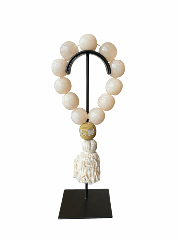 interieur-interieurstyling-kunstboeket-kunstbloemen-edelstenen-edelsteen-kristal-kristallen-hotelchique-interieur-interieurstyliste-gemstones-minerals-interiordesign-interior-interieur-accessoires-interieurdesign-chique-chiquewoonaccessoires-interieurstenen-edelstenen-bergkristal-woonaccessoires-woonwinkel-gelderland-bergkristal-hondenmand-hondenbed-boucle-hond-dogbed-vaas-potten-binnenpotten-buitenpotten-tuin-tuindecoratie-tuinpotten-beige