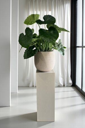interieur-interieurstyling-kunstboeket-kunstbloemen-edelstenen-edelsteen-kristal-kristallen-hotelchique-interieur-interieurstyliste-gemstones-minerals-interiordesign-interior-interieur-accessoires-interieurdesign-chique-chiquewoonaccessoires-interieurstenen-edelstenen-bergkristal-woonaccessoires-woonwinkel-gelderland-bergkristal-hondenmand-hondenbed-boucle-hond-dogbed-vaas-potten-binnenpotten-buitenpotten-tuin-tuindecoratie-tuinpotten-beige