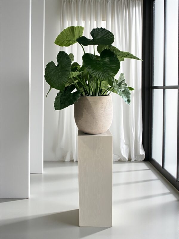 interieur-interieurstyling-kunstboeket-kunstbloemen-edelstenen-edelsteen-kristal-kristallen-hotelchique-interieur-interieurstyliste-gemstones-minerals-interiordesign-interior-interieur-accessoires-interieurdesign-chique-chiquewoonaccessoires-interieurstenen-edelstenen-bergkristal-woonaccessoires-woonwinkel-gelderland-bergkristal-hondenmand-hondenbed-boucle-hond-dogbed-vaas-potten-binnenpotten-buitenpotten-tuin-tuindecoratie-tuinpotten-beige