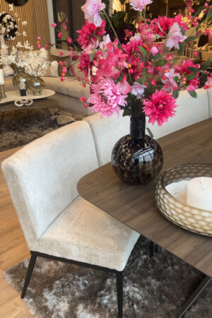 interieur-interieurstyling-kunstboeket-kunstbloemen-edelstenen-edelsteen-kristal-kristallen-hotelchique-interieur-interieurstyliste-gemstones-minerals-interiordesign-interior-interieur-accessoires-interieurdesign-chique-chiquewoonaccessoires-interieurstenen-edelstenen-bergkristal-woonaccessoires-woonwinkel-gelderland-bergkristal-hondenmand-hondenbed-boucle-hond-dogbed-vaas-potten-binnenpotten-buitenpotten-tuin-tuindecoratie-tuinpotten-beige