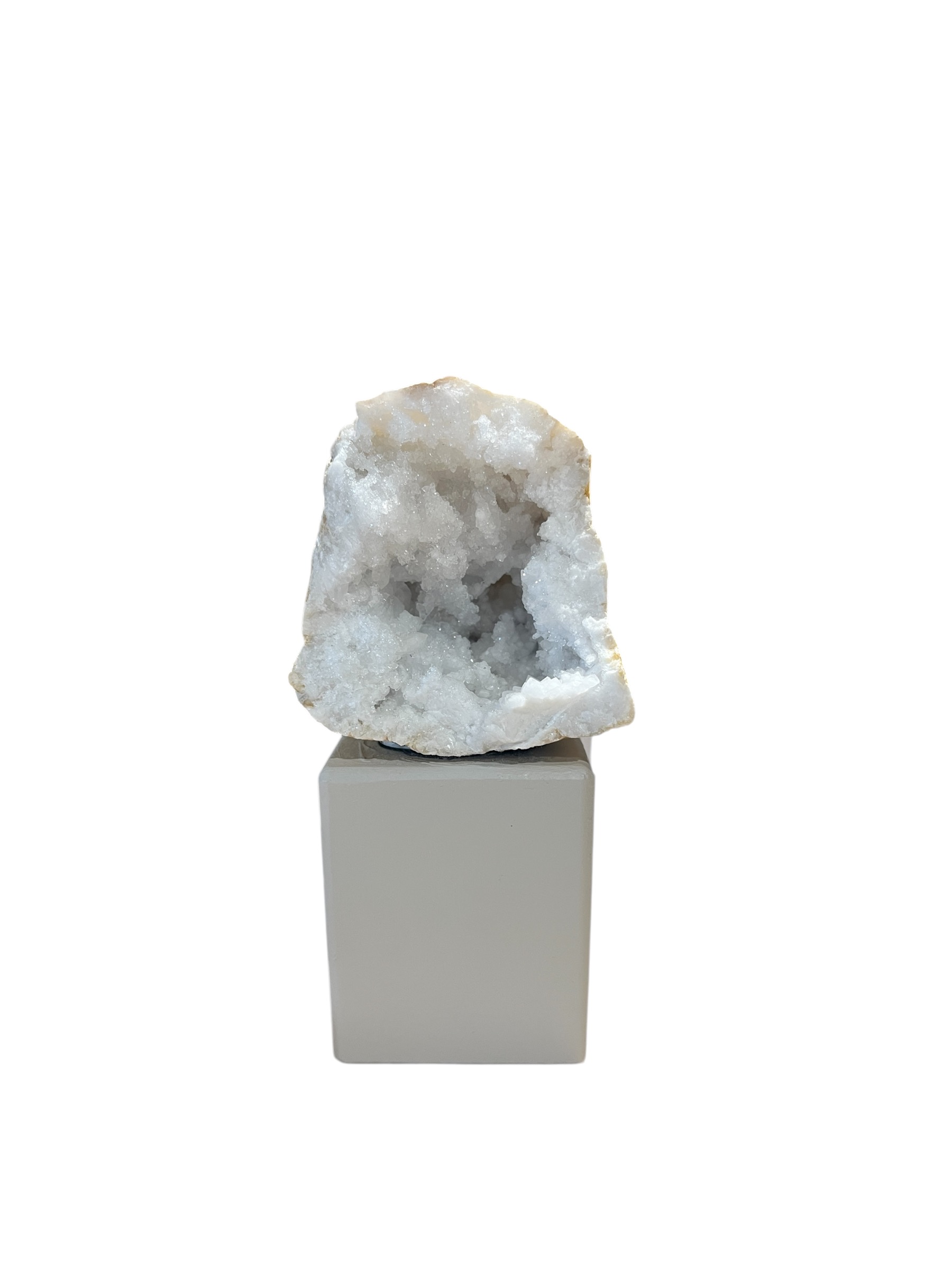 interieur-interieurstyling-kunstboeket-kunstbloemen-edelstenen-edelsteen-kristal-kristallen-hotelchique-interieur-interieurstyliste-gemstones-minerals-interiordesign-interior-interieur-accessoires-interieurdesign-chique-chiquewoonaccessoires-interieurstenen-edelstenen-bergkristal-woonaccessoires-woonwinkel-gelderland-bergkristal-hondenmand-hondenbed-boucle-hond-dogbed-vaas-potten-binnenpotten-buitenpotten-tuin-tuindecoratie-tuinpotten-beige