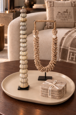 zijdenboeketten-zijdenboeket-interieur-interieurstyling-kunstboeket-kunstbloemen-edelstenen-edelsteen-kristal-kristallen-hotelchique-interieur-interieurstyliste-gemstones-minerals-interiordesign-interior-interieur-accessoires-interieurdesign-chique-chiquewoonaccessoires-interieurstenen-edelstenen-bergkristal-woonaccessoires-woonwinkel-gelderland-bergkristal-hondenmand-hondenbed-boucle-hond-dogbed-vaas-potten-binnenpotten-buitenpotten-tuin-tuindecoratie-tuinpotten-beige-bombyxx