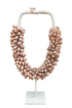 zijdenboeketten-zijdenboeket-interieur-interieurstyling-kunstboeket-kunstbloemen-edelstenen-edelsteen-kristal-kristallen-hotelchique-interieur-interieurstyliste-gemstones-minerals-interiordesign-interior-interieur-accessoires-interieurdesign-chique-chiquewoonaccessoires-interieurstenen-edelstenen-bergkristal-woonaccessoires-woonwinkel-gelderland-bergkristal-hondenmand-hondenbed-boucle-hond-dogbed-vaas-potten-binnenpotten-buitenpotten-tuin-tuindecoratie-tuinpotten-beige