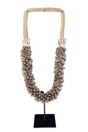 zijdenboeketten-zijdenboeket-interieur-interieurstyling-kunstboeket-kunstbloemen-edelstenen-edelsteen-kristal-kristallen-hotelchique-interieur-interieurstyliste-gemstones-minerals-interiordesign-interior-interieur-accessoires-interieurdesign-chique-chiquewoonaccessoires-interieurstenen-edelstenen-bergkristal-woonaccessoires-woonwinkel-gelderland-bergkristal-hondenmand-hondenbed-boucle-hond-dogbed-vaas-potten-binnenpotten-buitenpotten-tuin-tuindecoratie-tuinpotten-beige