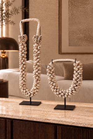 zijdenboeketten-zijdenboeket-interieur-interieurstyling-kunstboeket-kunstbloemen-edelstenen-edelsteen-kristal-kristallen-hotelchique-interieur-interieurstyliste-gemstones-minerals-interiordesign-interior-interieur-accessoires-interieurdesign-chique-chiquewoonaccessoires-interieurstenen-edelstenen-bergkristal-woonaccessoires-woonwinkel-gelderland-bergkristal-hondenmand-hondenbed-boucle-hond-dogbed-vaas-potten-binnenpotten-buitenpotten-tuin-tuindecoratie-tuinpotten-beige-bombyxx
