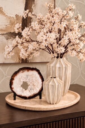 zijdenboeketten-zijdenboeket-interieur-interieurstyling-kunstboeket-kunstbloemen-edelstenen-edelsteen-kristal-kristallen-hotelchique-interieur-interieurstyliste-gemstones-minerals-interiordesign-interior-interieur-accessoires-interieurdesign-chique-chiquewoonaccessoires-interieurstenen-edelstenen-bergkristal-woonaccessoires-woonwinkel-gelderland-bergkristal-hondenmand-hondenbed-boucle-hond-dogbed-vaas-potten-binnenpotten-buitenpotten-tuin-tuindecoratie-tuinpotten-beige-bombyxx