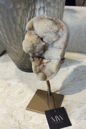 zijdenboeketten-zijdenboeket-interieur-interieurstyling-kunstboeket-kunstbloemen-edelstenen-edelsteen-kristal-kristallen-hotelchique-interieur-interieurstyliste-gemstones-minerals-interiordesign-interior-interieur-accessoires-interieurdesign-chique-chiquewoonaccessoires-interieurstenen-edelstenen-bergkristal-woonaccessoires-woonwinkel-gelderland-bergkristal-hondenmand-hondenbed-boucle-hond-dogbed-vaas-potten-binnenpotten-buitenpotten-tuin-tuindecoratie-tuinpotten-beige-bombyxx