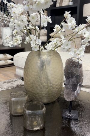 zijdenboeketten-zijdenboeket-interieur-interieurstyling-kunstboeket-kunstbloemen-edelstenen-edelsteen-kristal-kristallen-hotelchique-interieur-interieurstyliste-gemstones-minerals-interiordesign-interior-interieur-accessoires-interieurdesign-chique-chiquewoonaccessoires-interieurstenen-edelstenen-bergkristal-woonaccessoires-woonwinkel-gelderland-bergkristal-hondenmand-hondenbed-boucle-hond-dogbed-vaas-potten-binnenpotten-buitenpotten-tuin-tuindecoratie-tuinpotten-beige-bombyxx